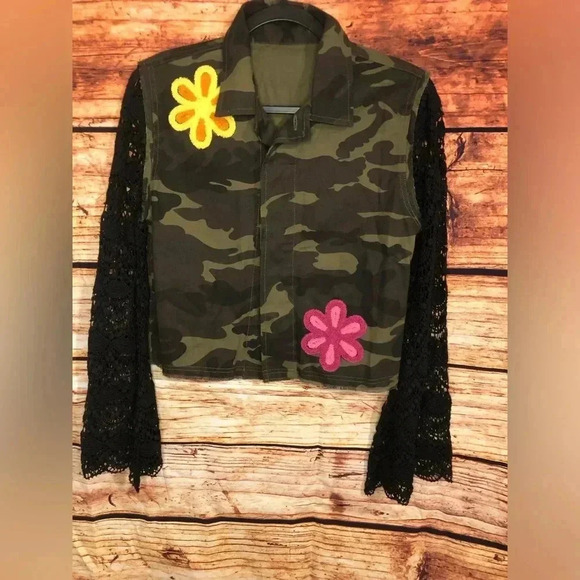 Lace Sleeve Camo Jacket - Picture 16 of 16